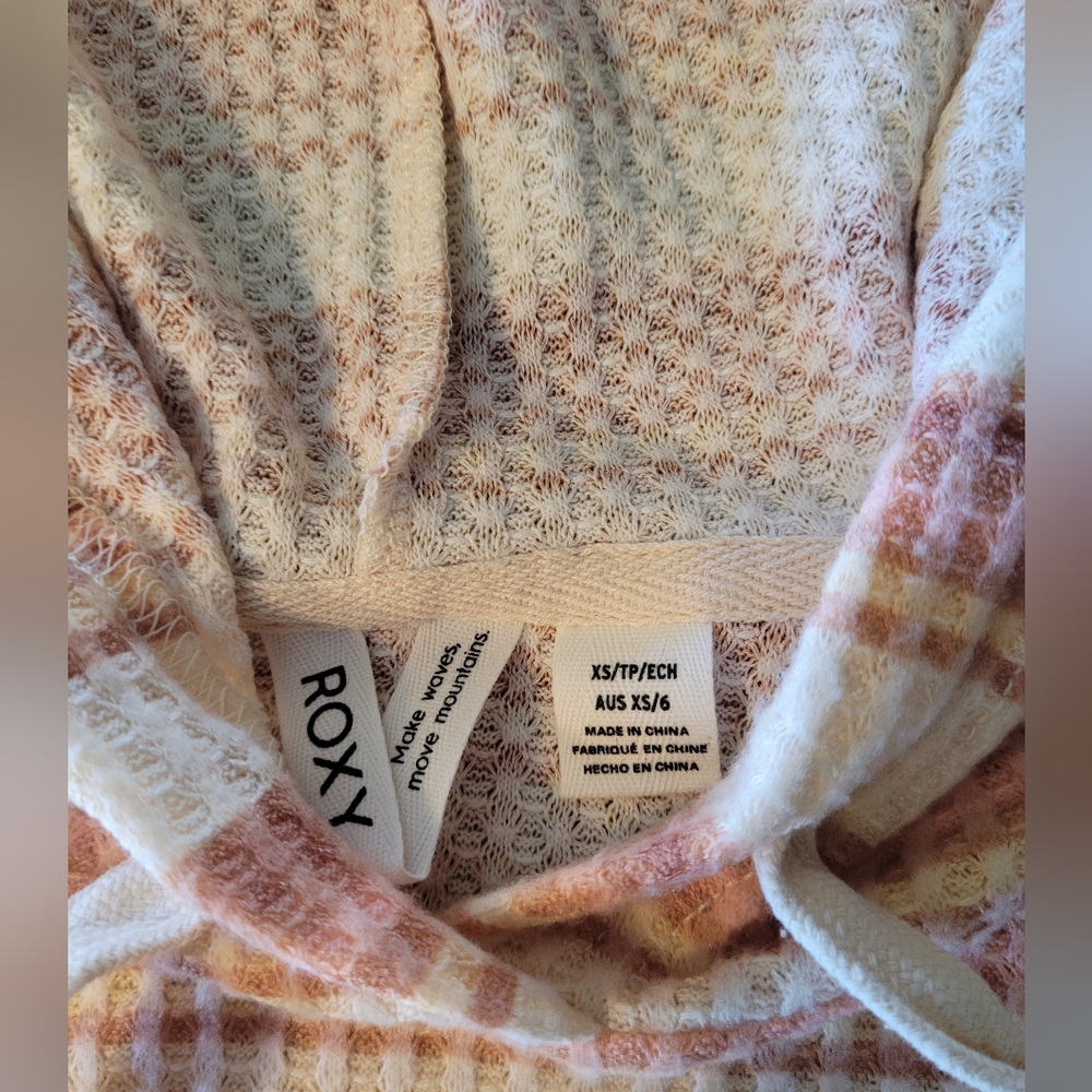 Lot Of Roxy Clothing - Picture 2 of 6